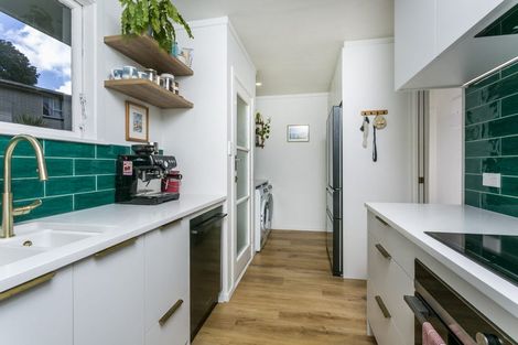 Photo of property in 57 Peach Road, Glenfield, Auckland, 0629