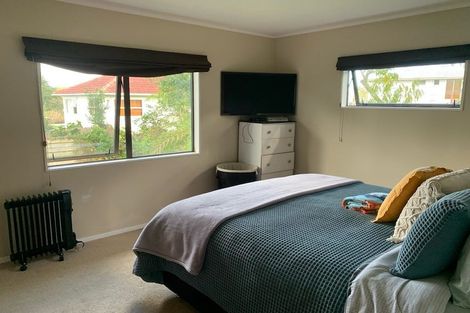 Photo of property in 1/6 Nielsen Place, Massey, Auckland, 0614