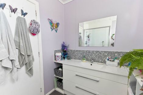 Photo of property in 9 Fergusson Street, Marton, 4710