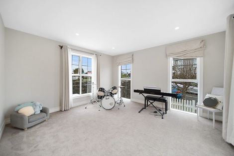 Photo of property in 2 Bela Vista Boulevard, Swanson, Auckland, 0614
