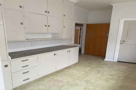 Photo of property in 17 Raroa Terrace, Tawa, Wellington, 5028