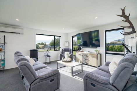 Photo of property in 12 Pegasus Place, Seaward Bush, Invercargill, 9812