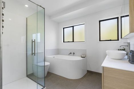 Photo of property in 1 Tauhinu Road, Greenhithe, Auckland, 0632