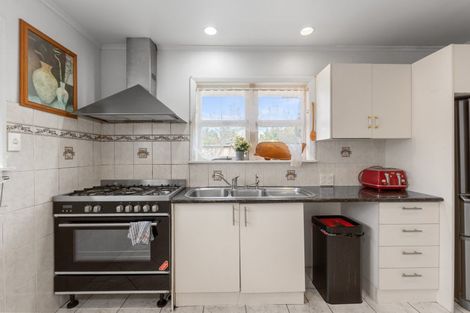 Photo of property in 10 Brains Road, Kelston, Auckland, 0602