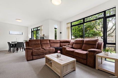 Photo of property in 1/2 Armoy Drive, East Tamaki, Auckland, 2016
