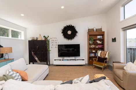 Photo of property in 16 Downes Street, Titahi Bay, Porirua, 5022