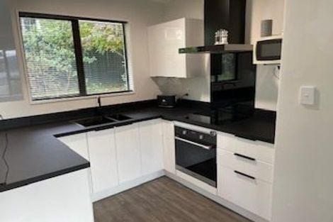 Photo of property in 11-12 Crawford Grove, Naenae, Lower Hutt, 5011