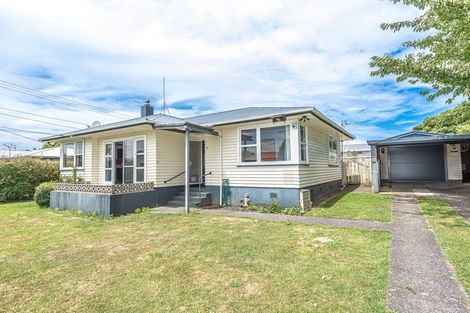 Photo of property in 19 Hussey Street, Waverley, 4510