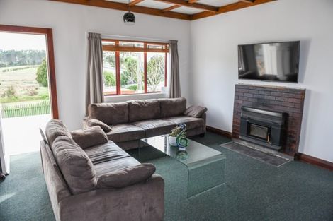 Photo of property in 2 Second Avenue, Glenbrook, Waiuku, 2681