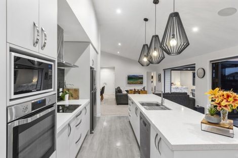 Photo of property in 76 Puhirake Crescent, Pyes Pa, Tauranga, 3112