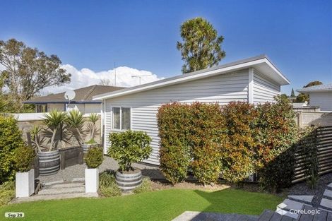 Photo of property in 5 Ngatoa Place, Glenfield, Auckland, 0629