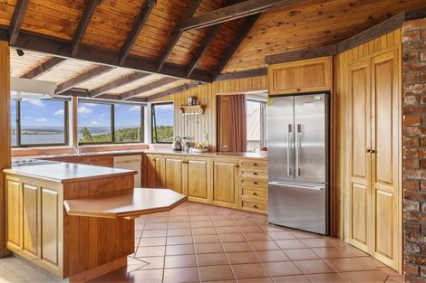 Photo of property in 892 Acacia Bay Road, Acacia Bay, Taupo, 3330