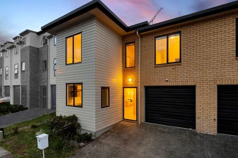 Photo of property in 11 Barnea Circle, Glen Eden, Auckland, 0602