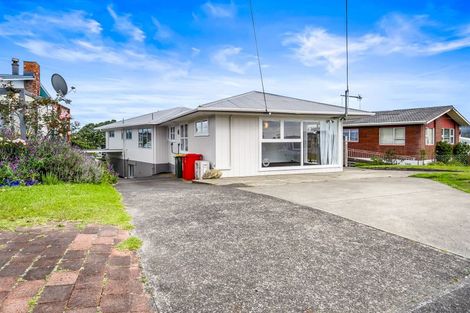 Photo of property in 56 Stanmore Bay Road, Stanmore Bay, Whangaparaoa, 0932