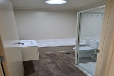 Photo of property in 24 Kuurae Crescent, Weymouth, Auckland, 2103