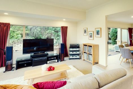 Photo of property in 17 Pendennis Point, Camborne, Porirua, 5026