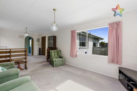 Photo of property in 15 Mossburn Grove, Kelson, Lower Hutt, 5010