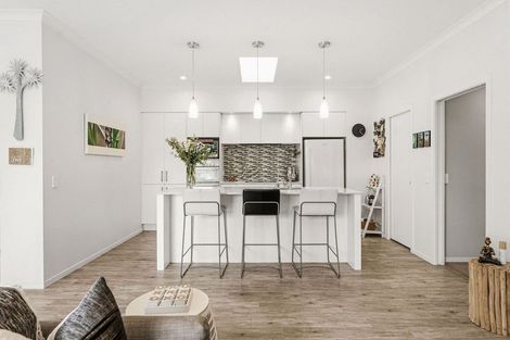 Photo of property in 37 Excelsa Place, Papamoa Beach, Papamoa, 3118
