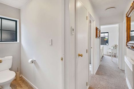 Photo of property in 6 Surrey Lane, Levin, 5510