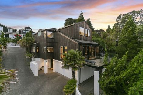 Photo of property in 2/92 Churchill Road, Murrays Bay, Auckland, 0630