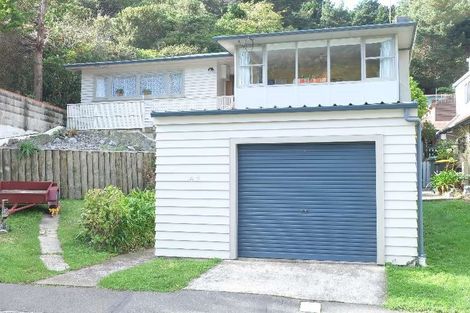 Photo of property in 142 Parkvale Road, Karori, Wellington, 6012