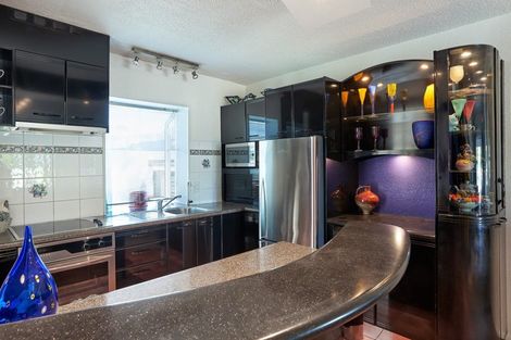 Photo of property in 235 Marine Parade, Napier South, Napier, 4110