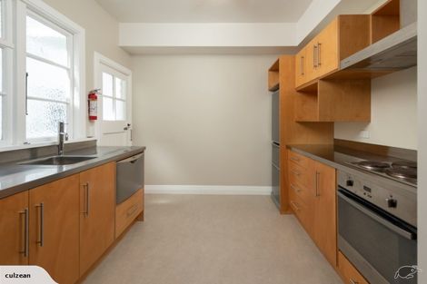 Photo of property in Ionian Flats, 123-125 Brougham Street, Mount Victoria, Wellington, 6011
