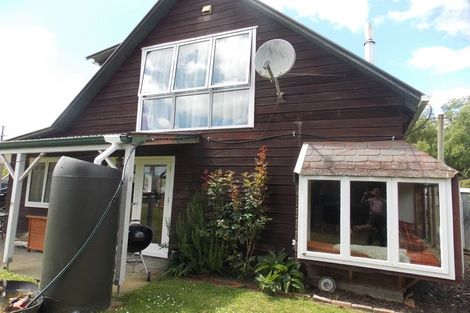 Photo of property in 32 Pioneer Highway, Awapuni, Palmerston North, 4412