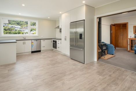 Photo of property in 34 Waikawa Road, Picton, 7220