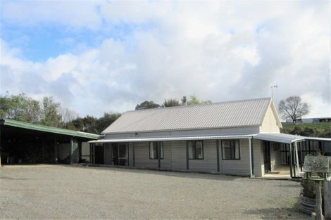 Photo of property in 74 Mangaone Road, Halcombe, Feilding, 4779