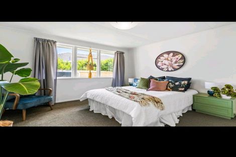 Photo of property in 24 Hayman Place, Beach Haven, Auckland, 0626