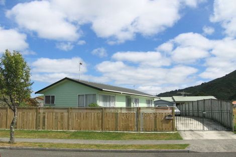 Photo of property in 23 Delaware Grove, Totara Park, Upper Hutt, 5018