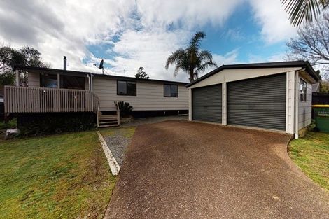 Photo of property in 165 Carnoustie Drive, Wattle Downs, Auckland, 2103