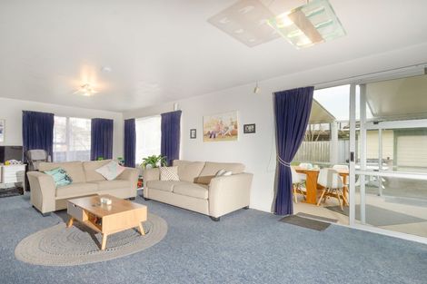 Photo of property in 1 Cushla Place, Massey, Auckland, 0614