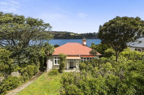 Photo of property in 13 Athol Place, Ravensbourne, Dunedin, 9022