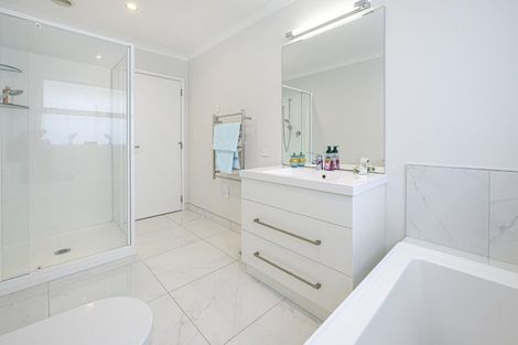 Photo of property in 9 Rotomanu Place, Pyes Pa, Tauranga, 3112