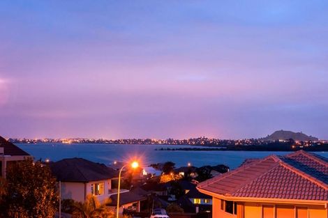 Photo of property in 8 Lynton Road, Bucklands Beach, Auckland, 2012