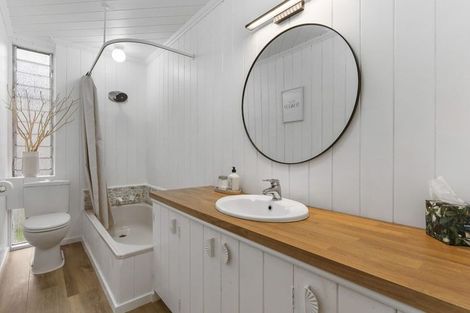 Photo of property in 21 Vienna Place, Birkenhead, Auckland, 0626