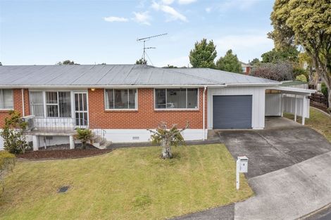 Photo of property in 2 May Avenue, Te Atatu South, Auckland, 0610