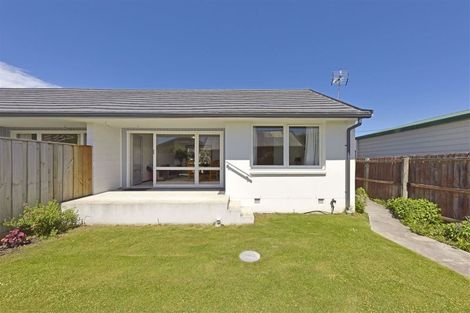 Photo of property in 2/11 Mcfaddens Road, St Albans, Christchurch, 8052