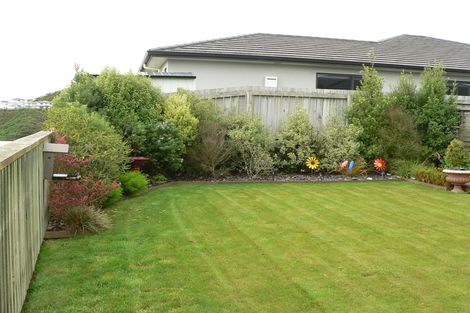 Photo of property in 17 Stony Hill Place, Grenada Village, Wellington, 6037