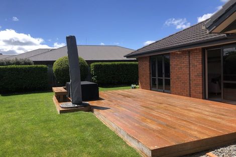 Photo of property in 87 Saint James Drive, Huntington, Hamilton, 3210