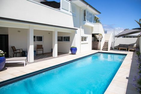 Photo of property in 25 Robinson Road, Whitianga, 3510