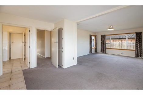 Photo of property in 32 Bentley Street, Russley, Christchurch, 8042