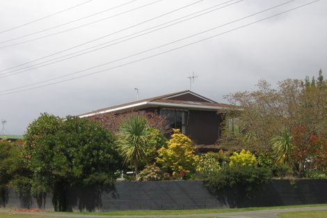 Photo of property in 37 Matuku Street, Two Mile Bay, Taupo, 3330