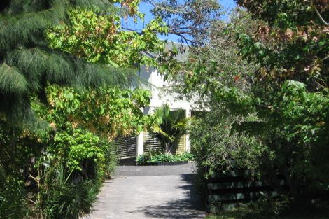 Photo of property in 1/4 Idyll Place, Northcross, Auckland, 0632
