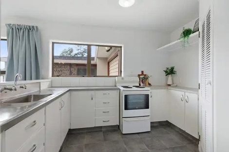Photo of property in 12a Hastings Street, Te Puke, 3119