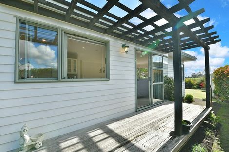 Photo of property in 2/28 Awaroa Road, Helensville, 0800