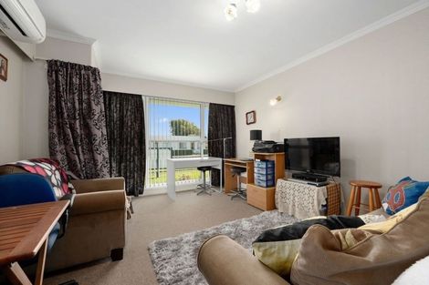 Photo of property in 2/6 Hay Street, Ebdentown, Upper Hutt, 5018