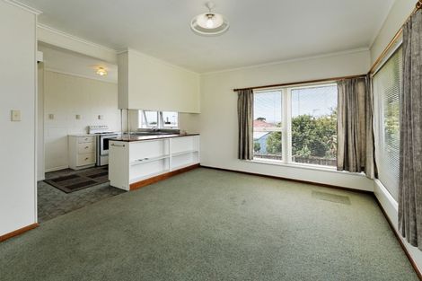 Photo of property in 121 Mcleod Road, Te Atatu South, Auckland, 0610
